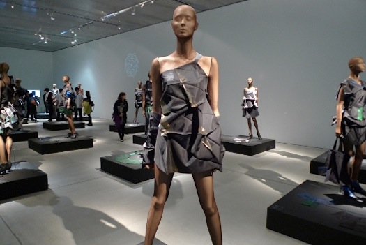 issey-miyake-reality-lab-1325-fashion-collection6